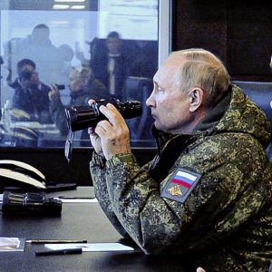 V. Putinas planuoja branduolinių ginklų pratybas netoli Ukrainos